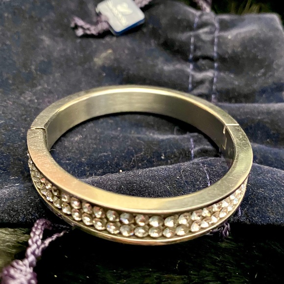 Swarovski Bangle Bracelet STUNNING SILVER - Picture 2 of 8